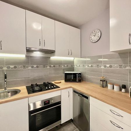 Apartament Przy Atrium, Stacja Metra Rondo Onz Varsovia Exterior foto