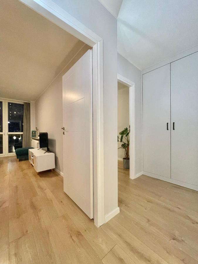 Apartament Przy Atrium, Stacja Metra Rondo Onz Varsovia Exterior foto