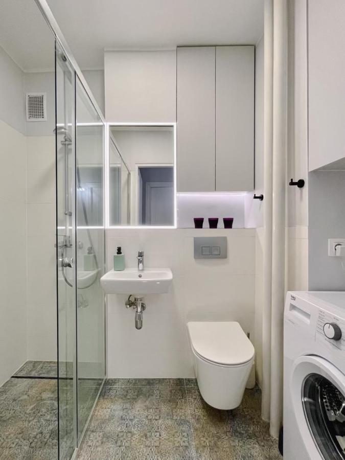 Apartament Przy Atrium, Stacja Metra Rondo Onz Varsovia Exterior foto